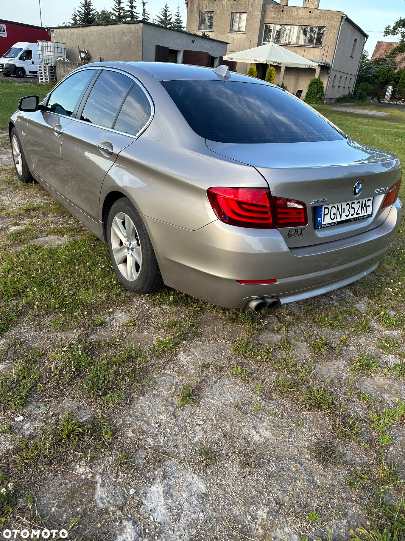 BMW Seria 5 528i xDrive - 4