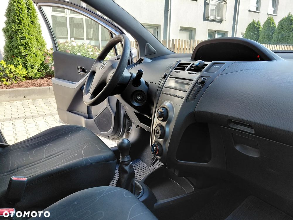 Toyota Yaris 1.0 Luna EU5 - 7
