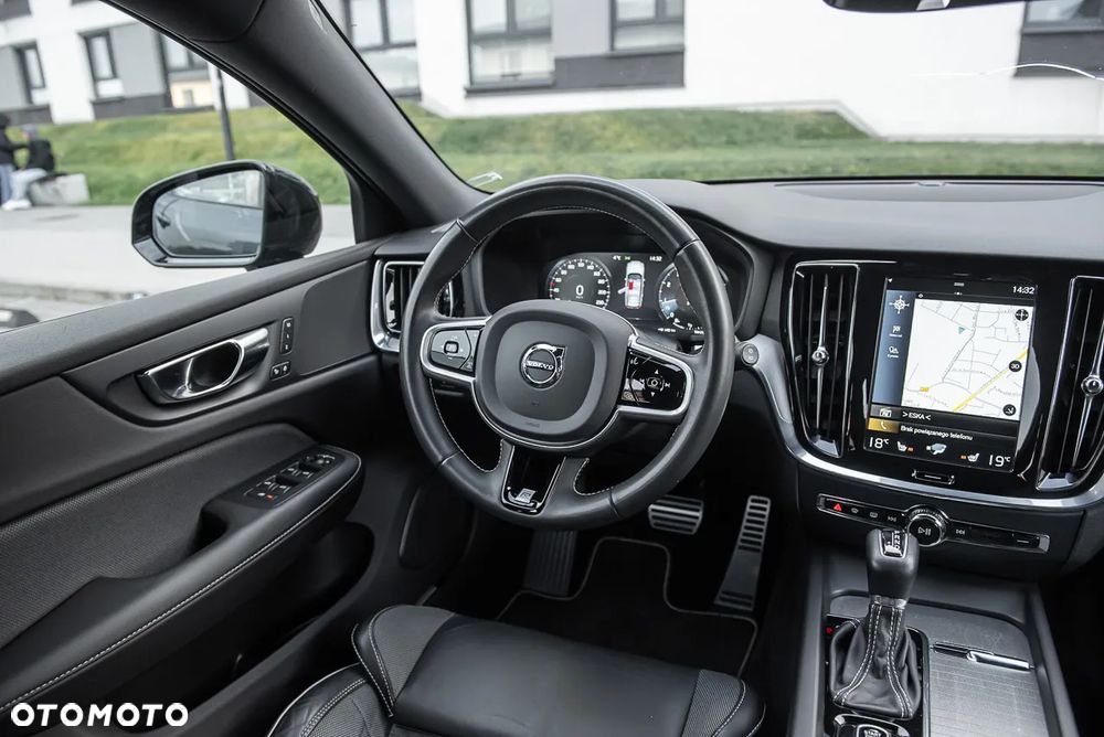 Volvo V60 T5 Geartronic R-Design - 28