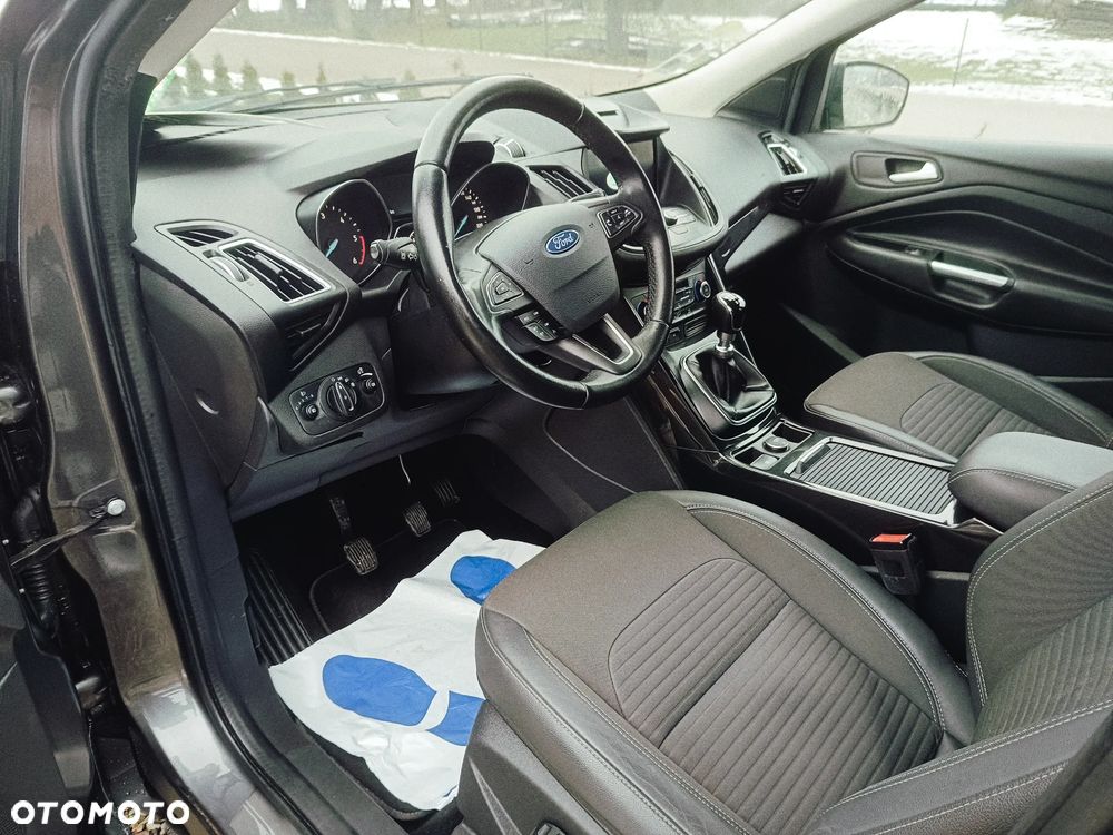 Ford Kuga 1.5 TDCi 2x4 Titanium - 8