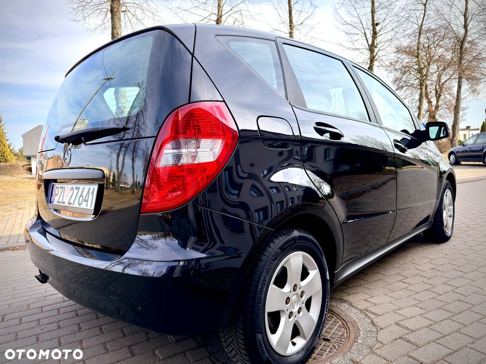 Mercedes-Benz Klasa A 170 BlueEFFICIENCY Elegance - 17