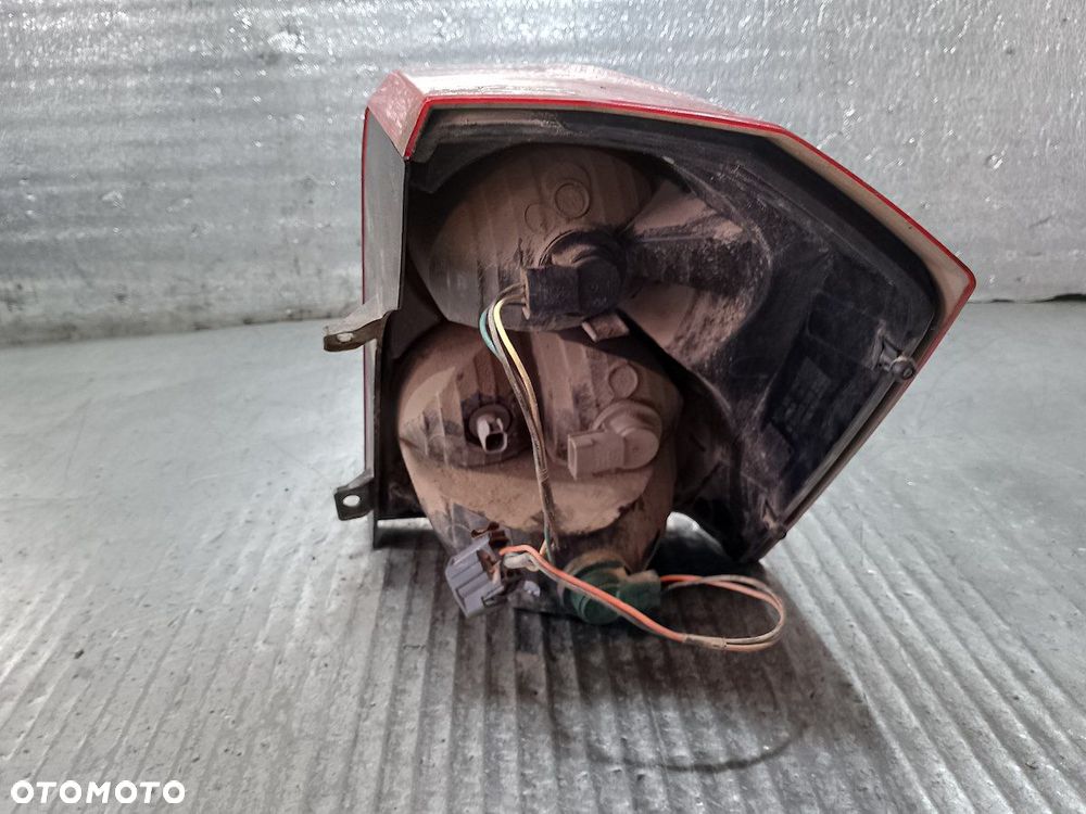 LAMPA TYLNA LEWA DODGE CALIBER 320077B  05303753  05303881 - 4