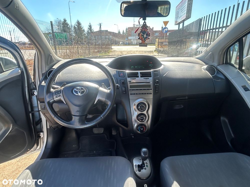 Toyota Yaris 1.33 Sol MM - 16