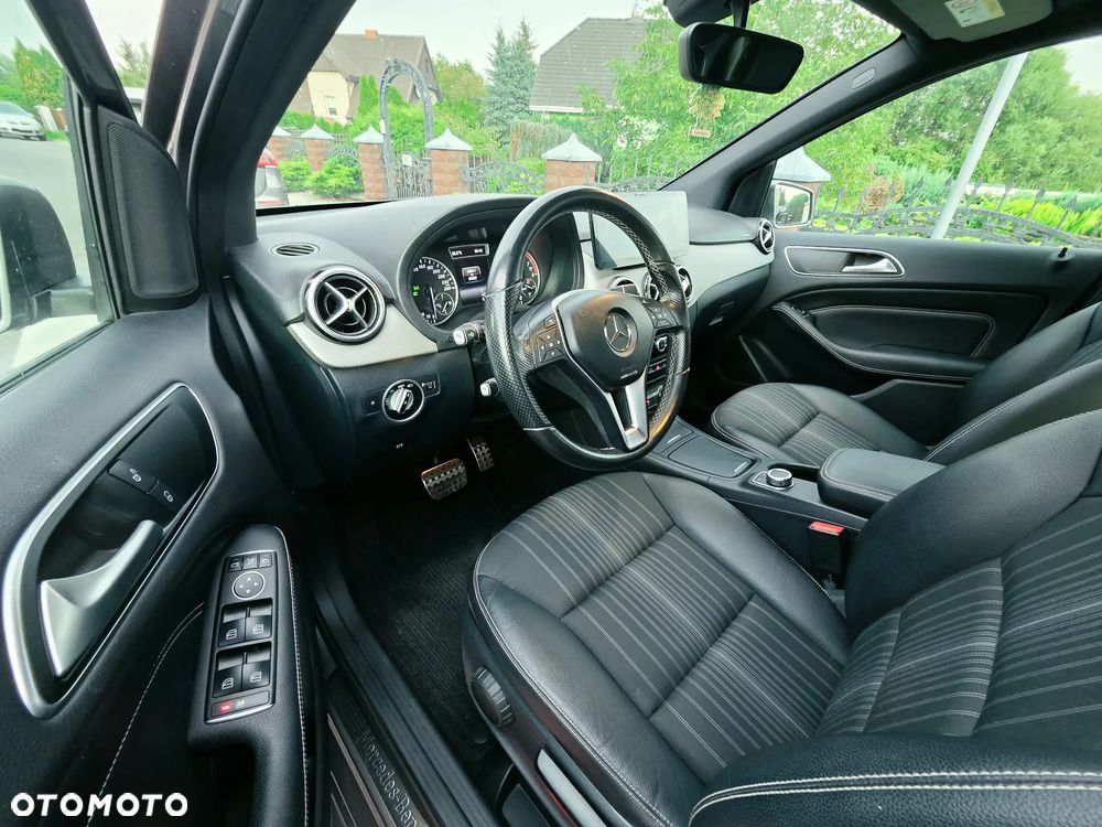 Mercedes-Benz Klasa B 180 7G-DCT AMG Line - 10