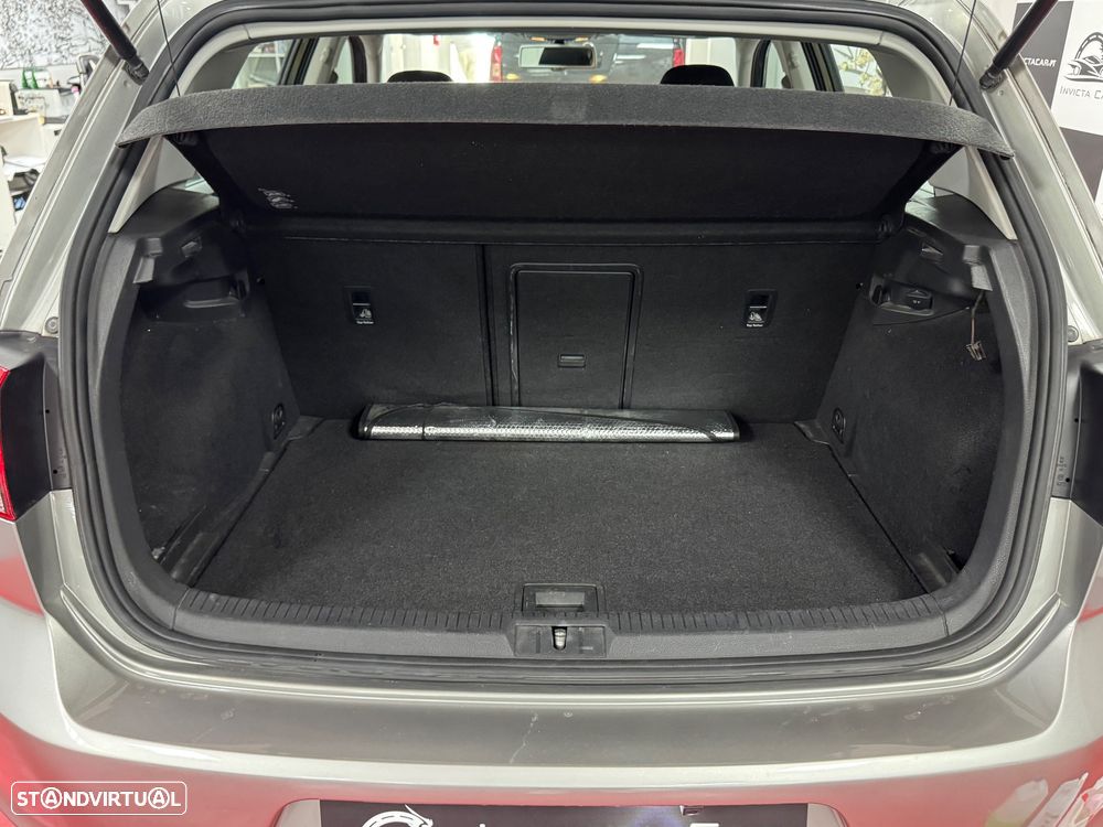 VW Golf 1.6 TDi Confortline - 14