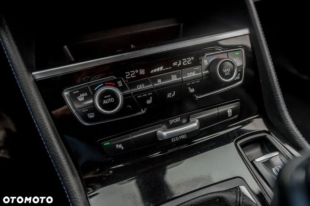 BMW Seria 2 220d Active Tourer xDrive M Sport - 38