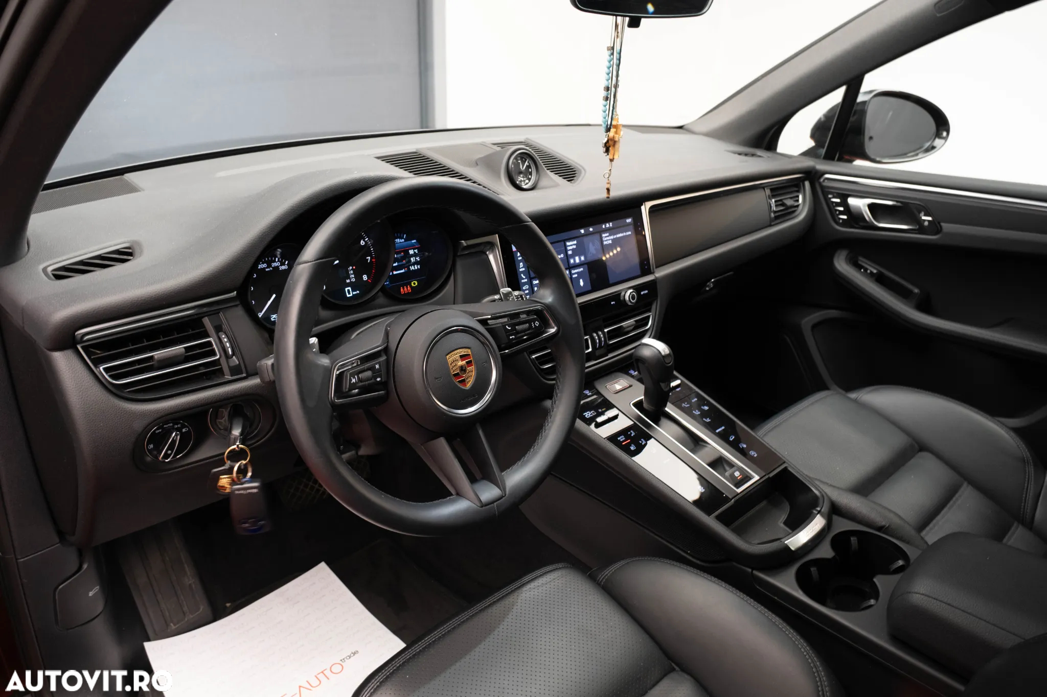 Porsche Macan T - 19
