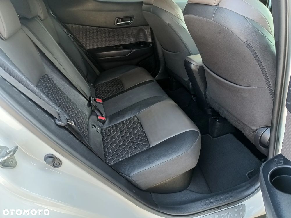 Toyota C-HR - 16