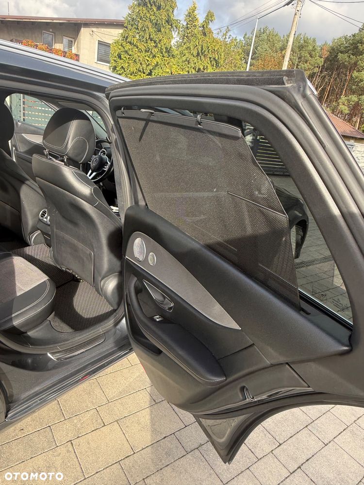 Mercedes-Benz Klasa E 220 d 4-Matic 9G-TRONIC - 16