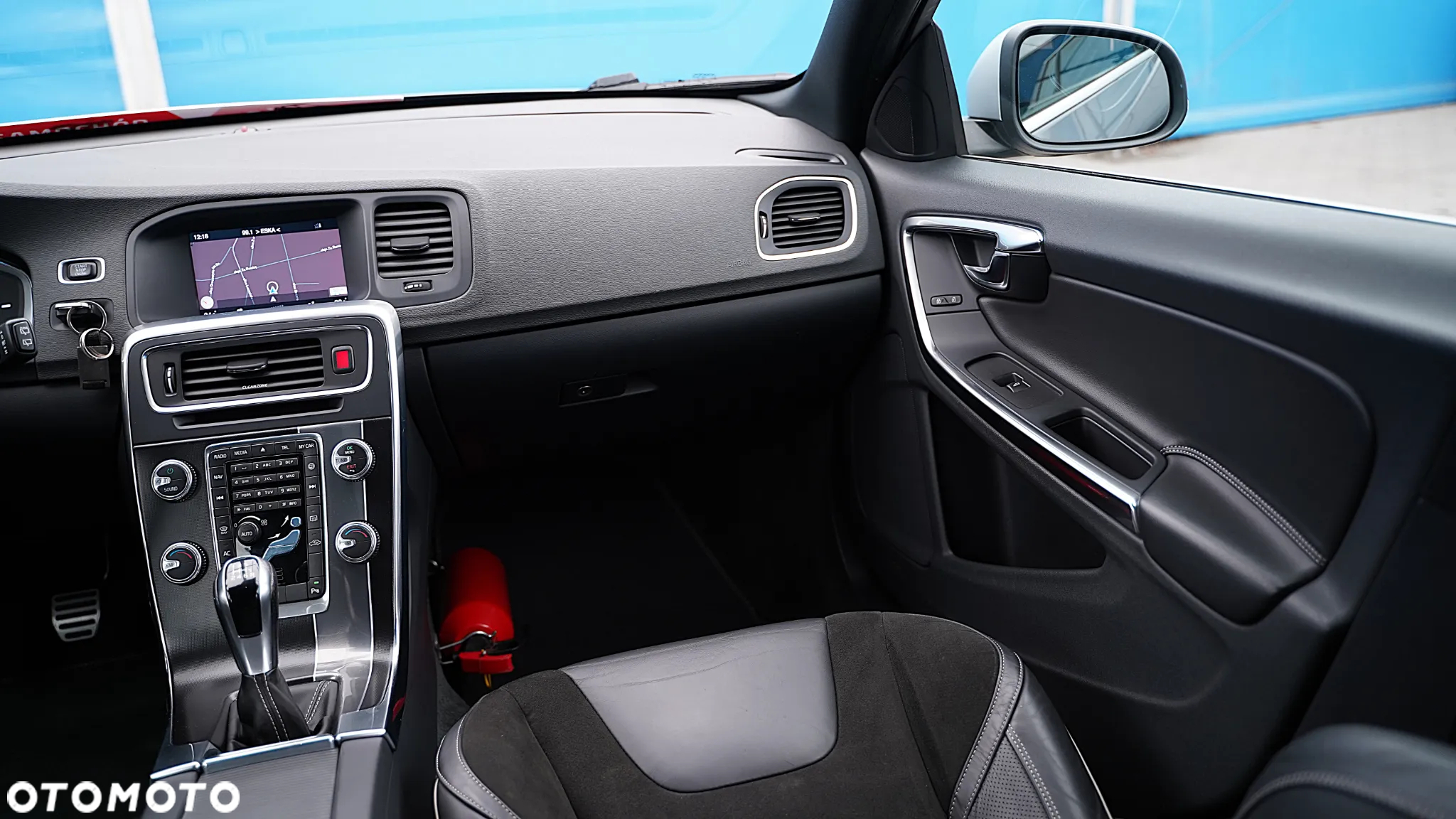 Volvo V60 D3 Drive-E R-Design Momentum - 26