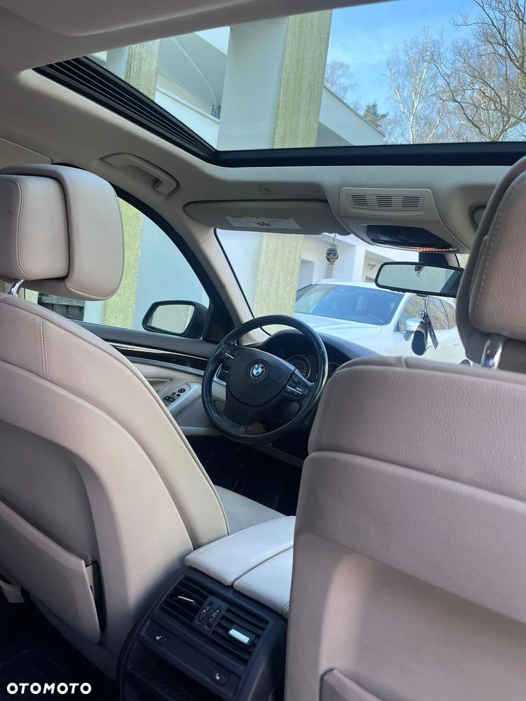 BMW Seria 5 528i xDrive Sport-Aut - 16