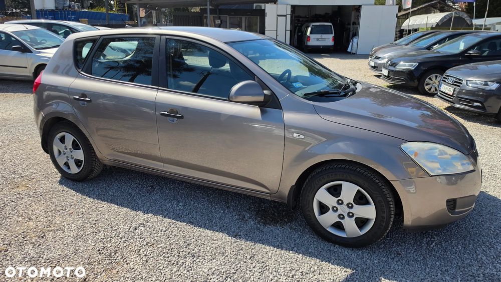 Kia Ceed 1.6 Crdi Comfort - 29
