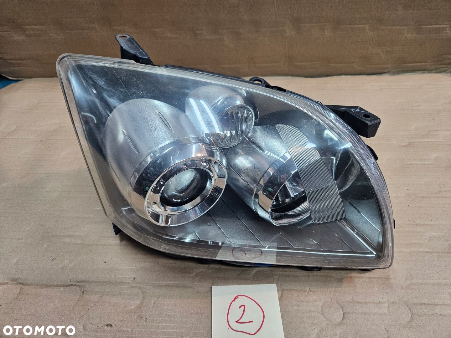 TOYOTA AVENSIS T25 06-08 LAMPA PRZÓD PRAWY - 1