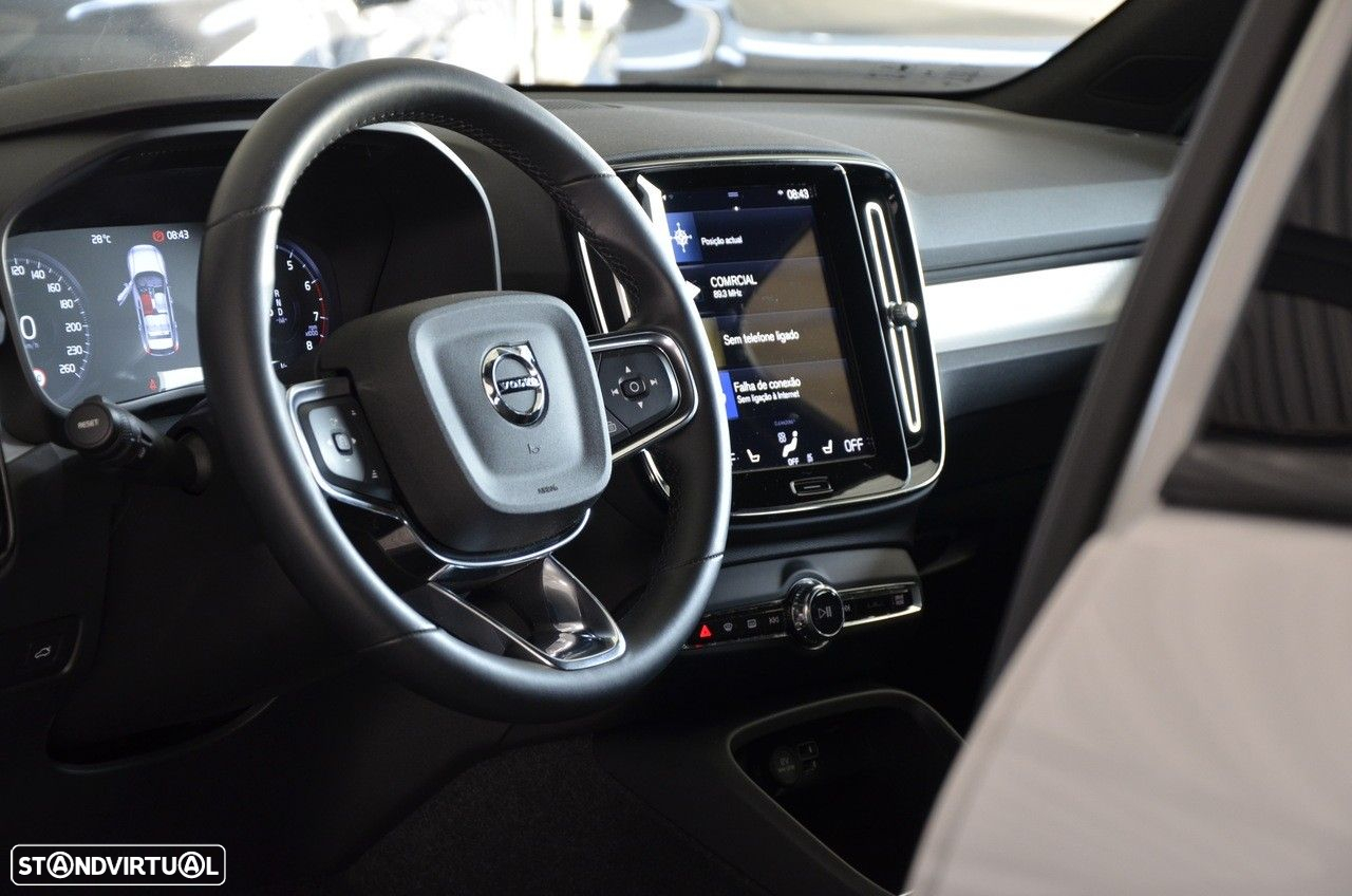 Volvo XC 40 1.5 T2 Plus Dark Auto - 6