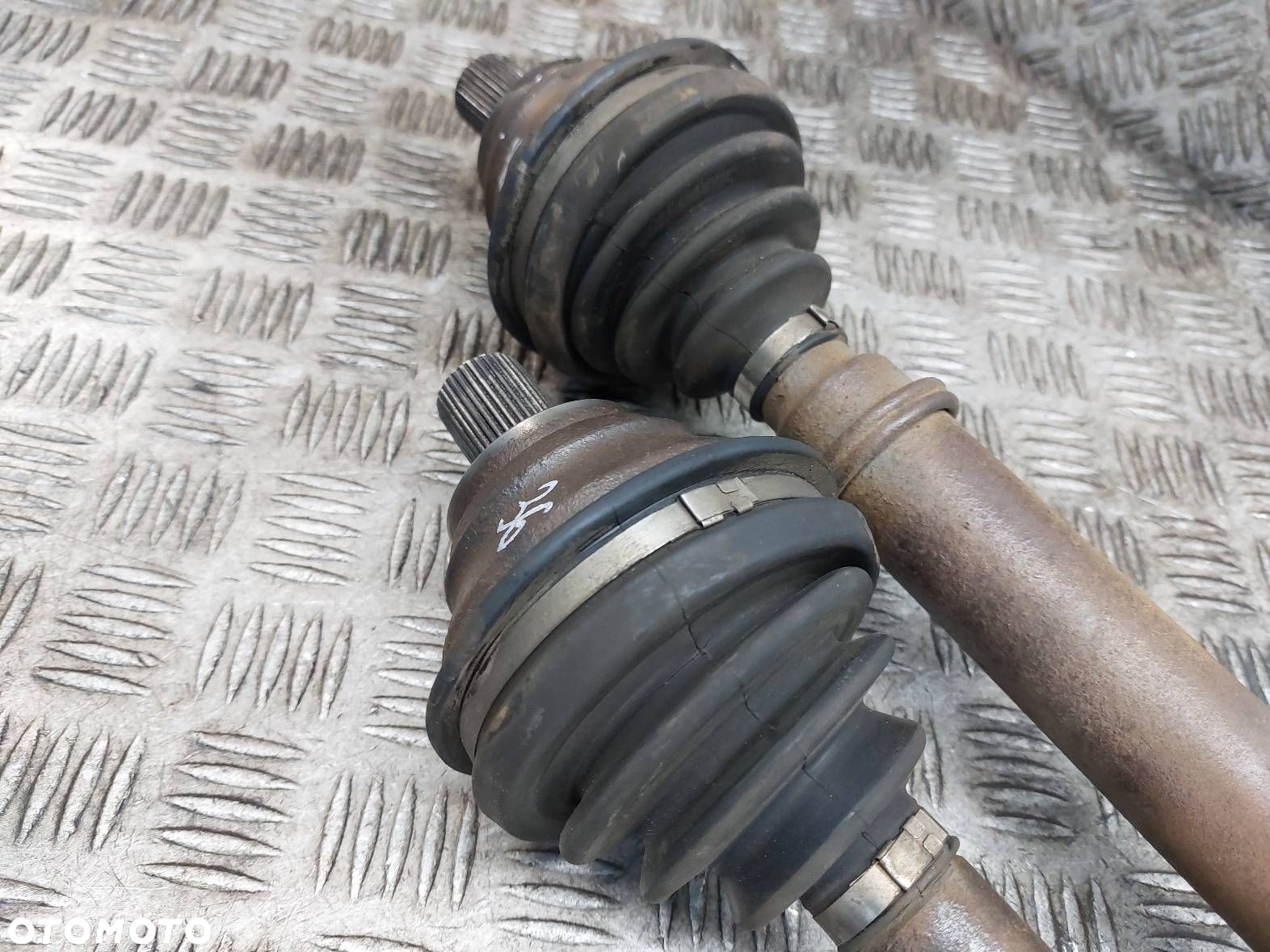 PÓŁOŚ LEWY PRZÓD + PRAWY PRZÓD AUTOMAT JETTA V 1.9 TDI - 3