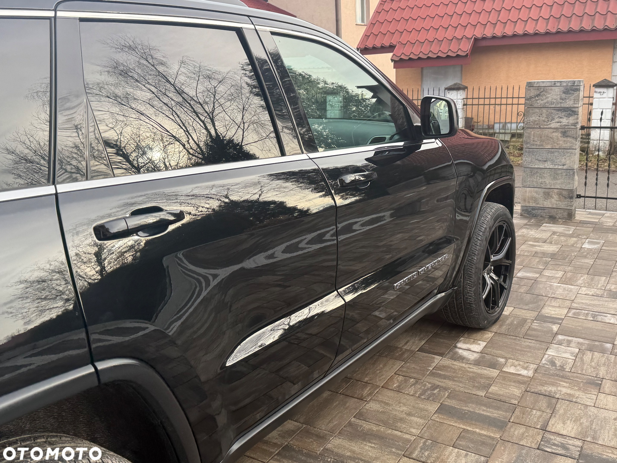 Jeep Grand Cherokee - 30