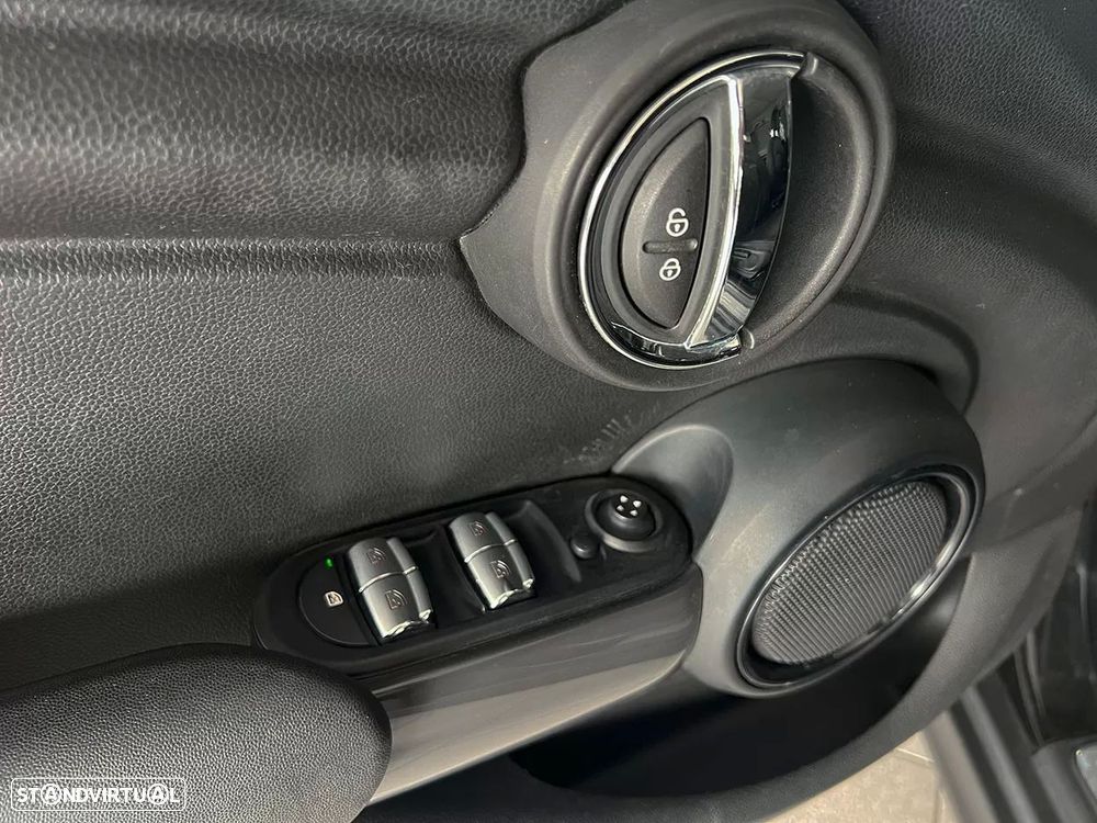 MINI 5 Portas One D - 17