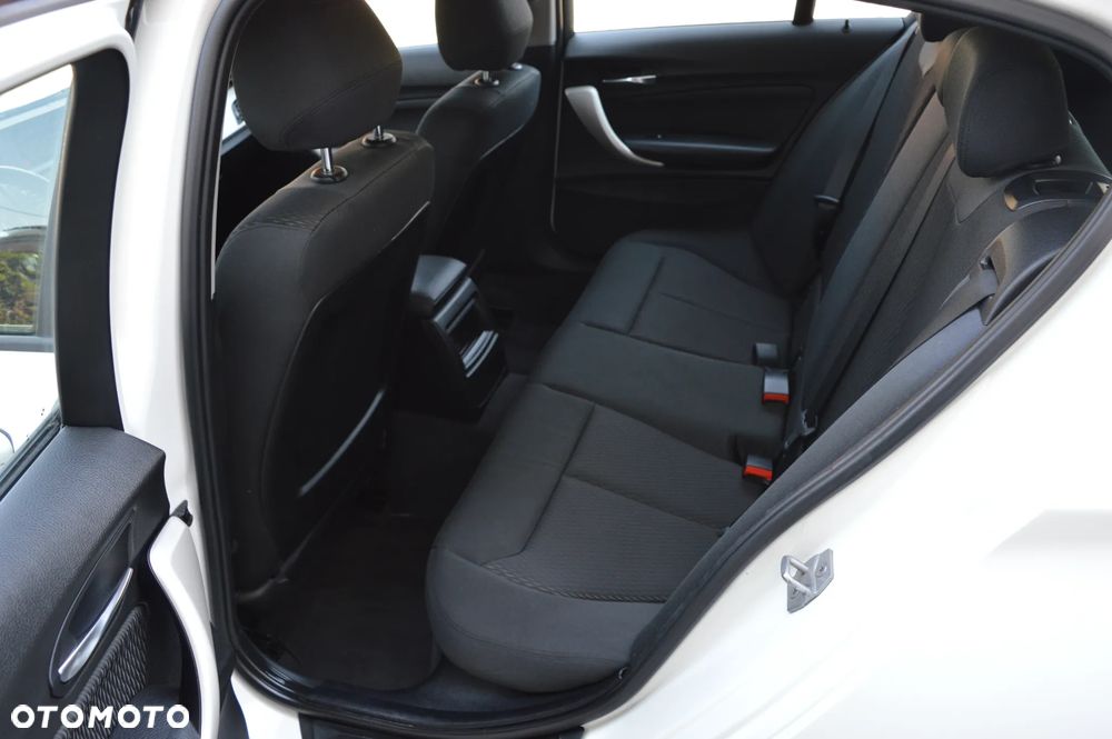 BMW Seria 1 114d Sport Line - 30