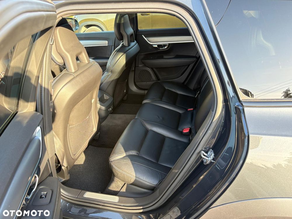 Volvo V90 D4 AWD Geartronic Momentum Pro - 11