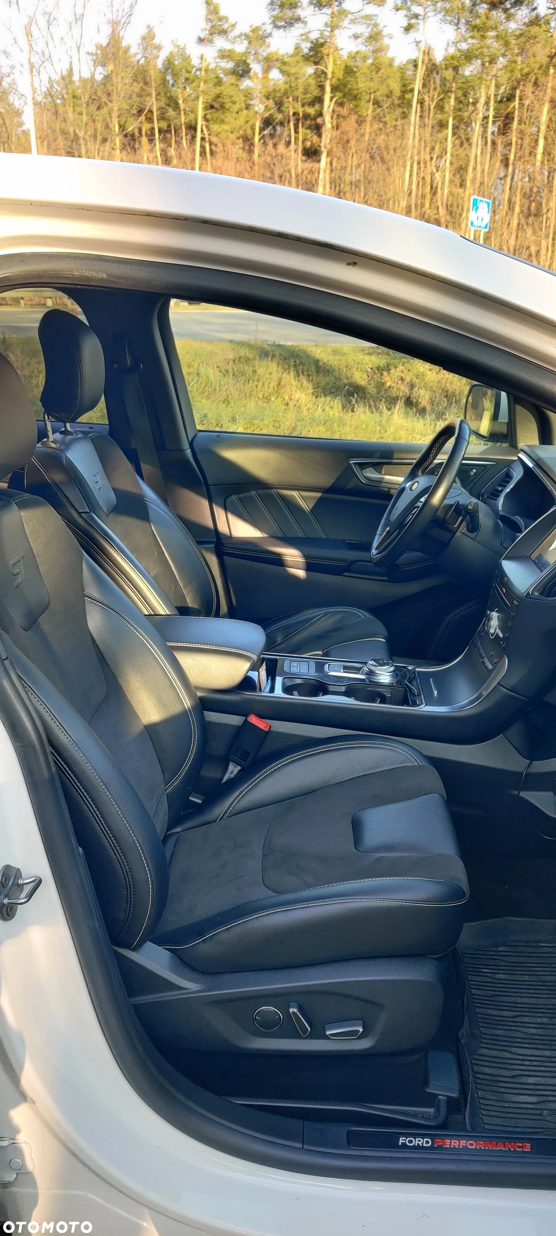 Ford Edge - 8