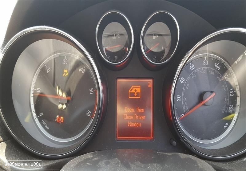 Opel Insignia 2.0 Ecotec de 2011 disponível para peças - 4