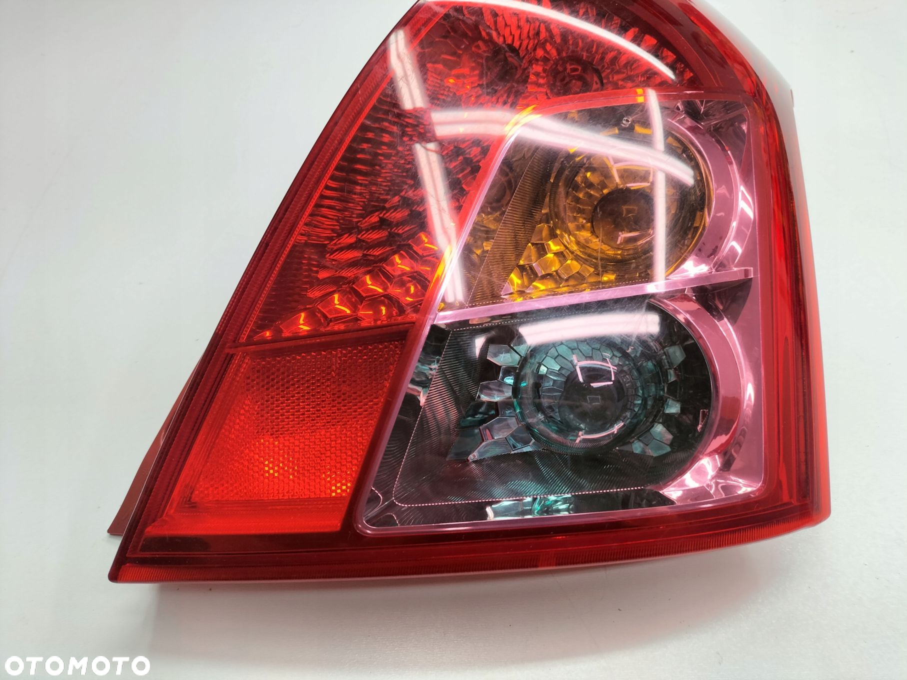 SUZUKI SWIFT MK6 LAMPA PRAWA TYLNA PRAWY TYŁ LIFT ORYGINAŁ - 2