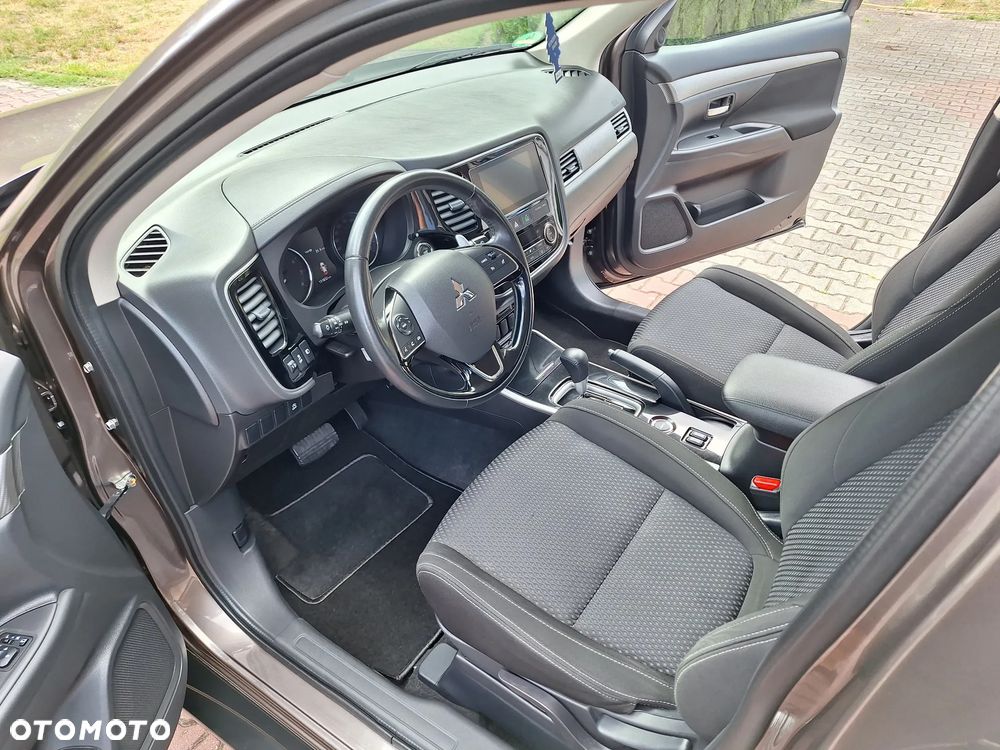 Mitsubishi Outlander 2.0 4WD CVT Plus - 10