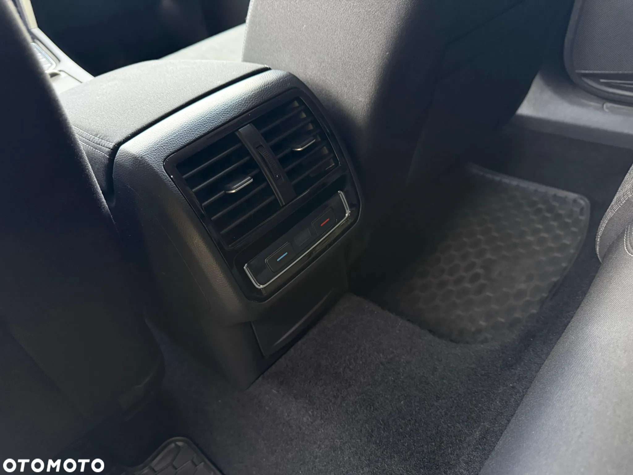 Volkswagen Passat 2.0 TDI EVO Business DSG - 10