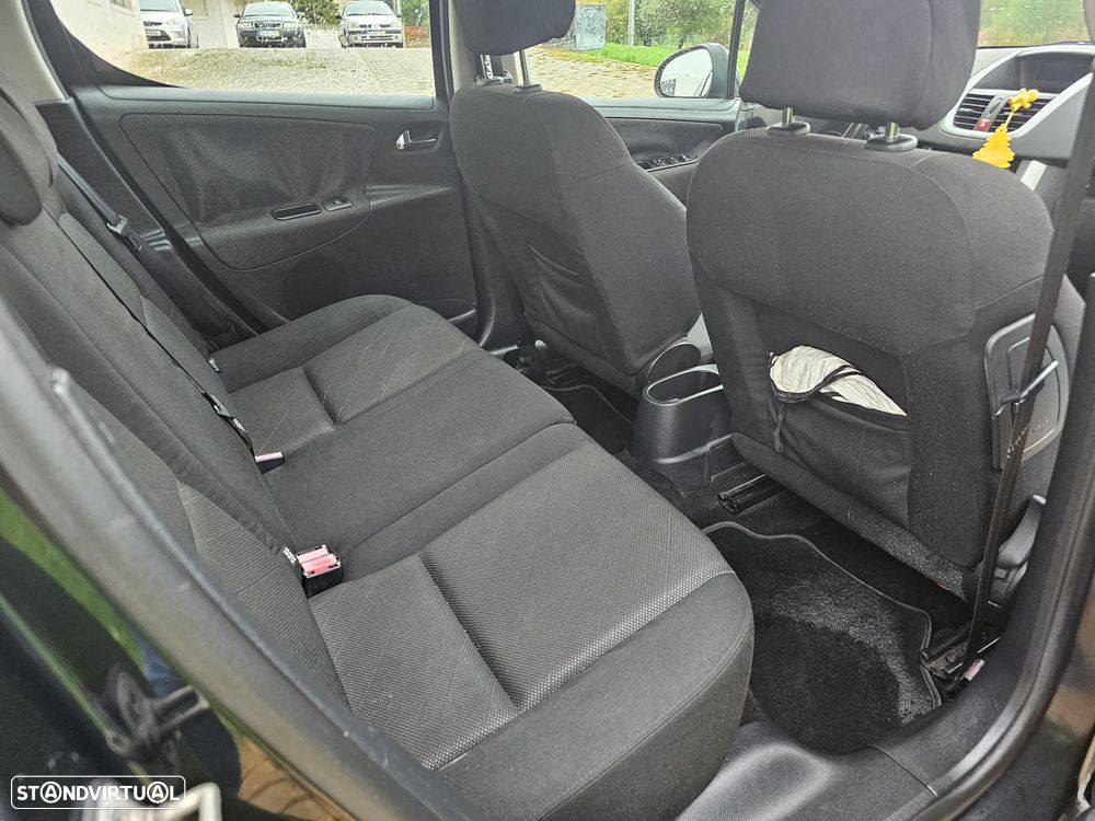 Peugeot 207 1.4 16V Trendy - 19