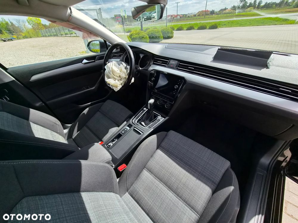 Volkswagen Passat 2.0 TDI SCR DSG Business - 13