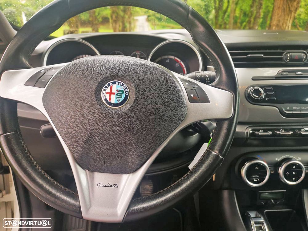 Alfa Romeo Giulietta 1.6 JTDm Distinctive - 11