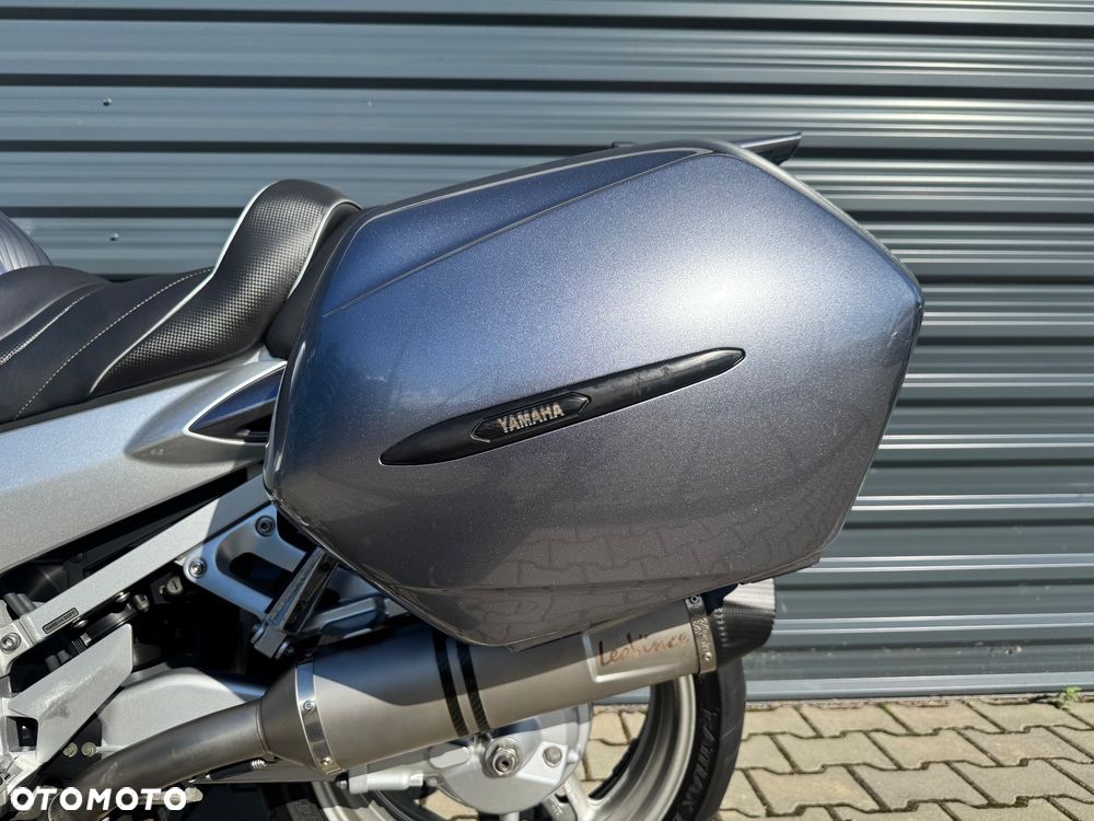 Yamaha FJR - 13