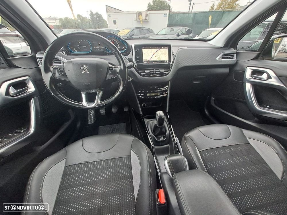 Peugeot 2008 1.2 PureTech Allure - 10