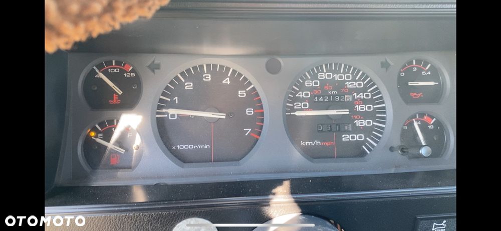 Jeep Cherokee - 23