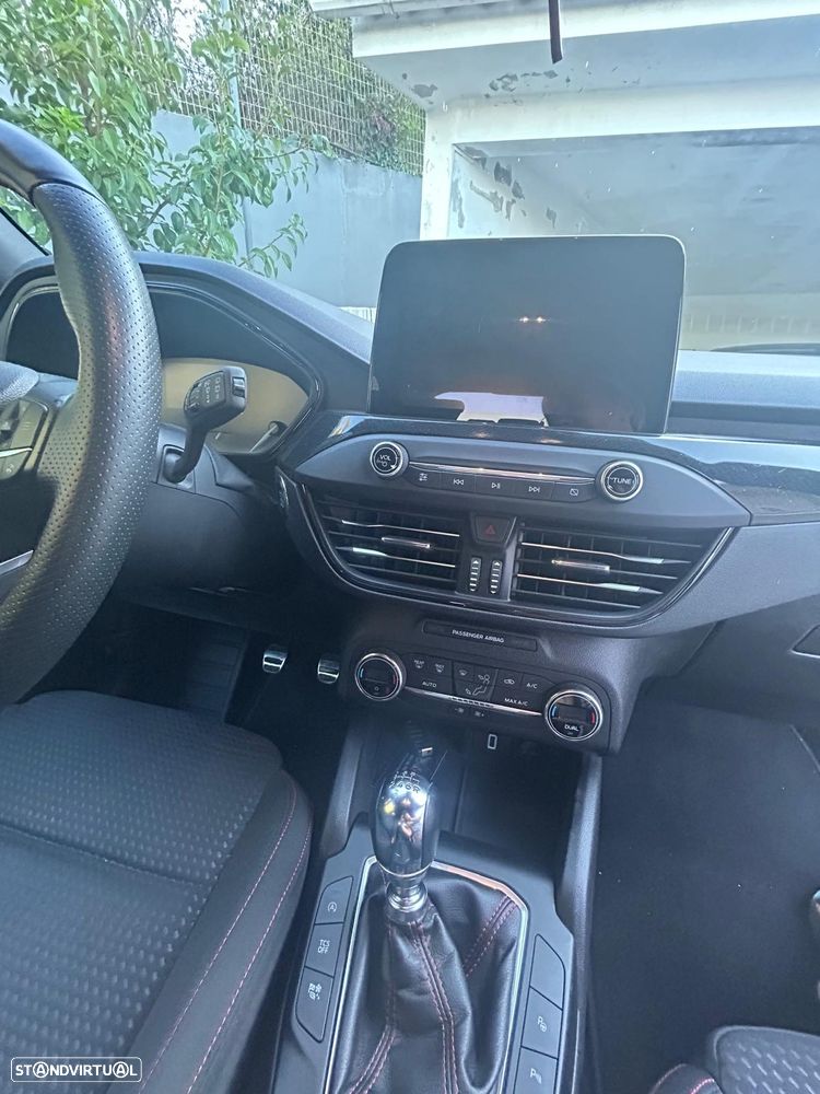 Ford Focus 1.0 EcoBoost ST-Line - 8