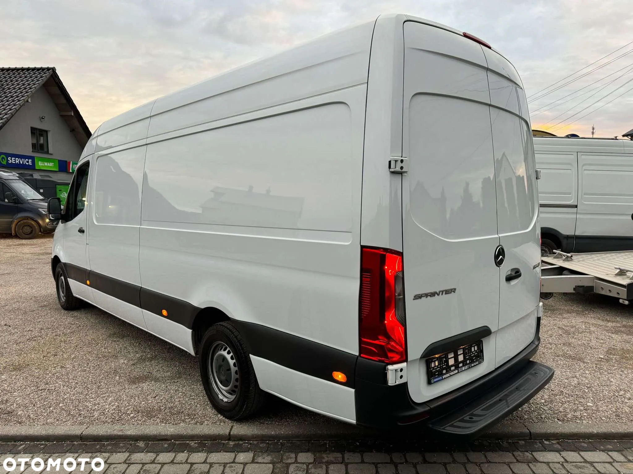Mercedes-Benz Sprinter - 4