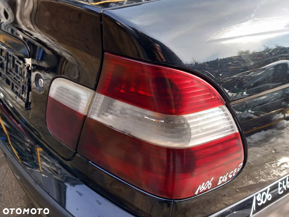 BMW E46 LIFT LAMPA PRAWA TYLNA PRAWY TYŁ W BŁOTNIK SEDAN - 2