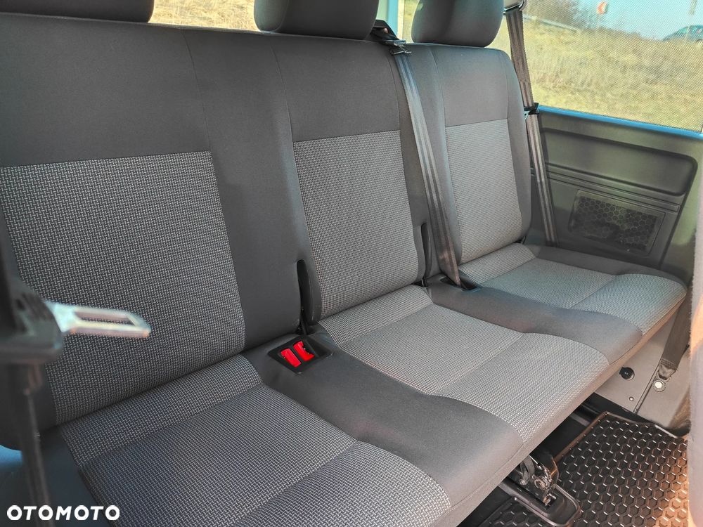 Volkswagen Caravelle - 23