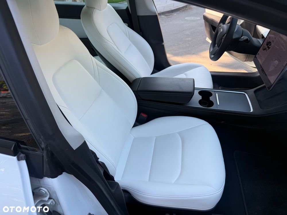 Tesla Model 3 - 15