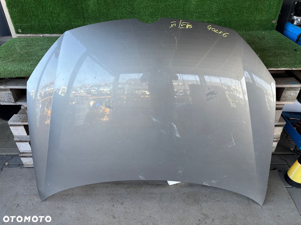 VW Golf 6  Maska silnika - 1