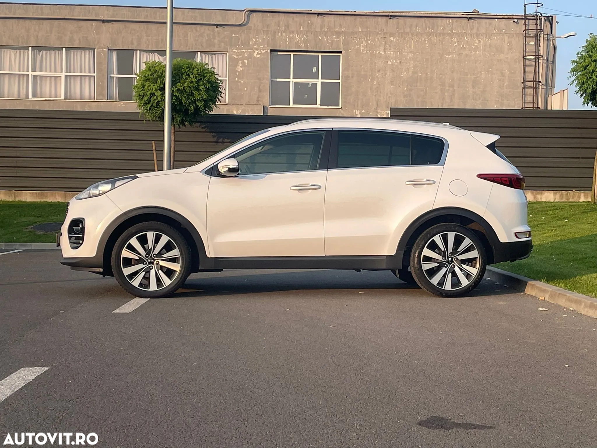 Kia Sportage 1.7 CRDI 2WD Dream-Team Edition - 31