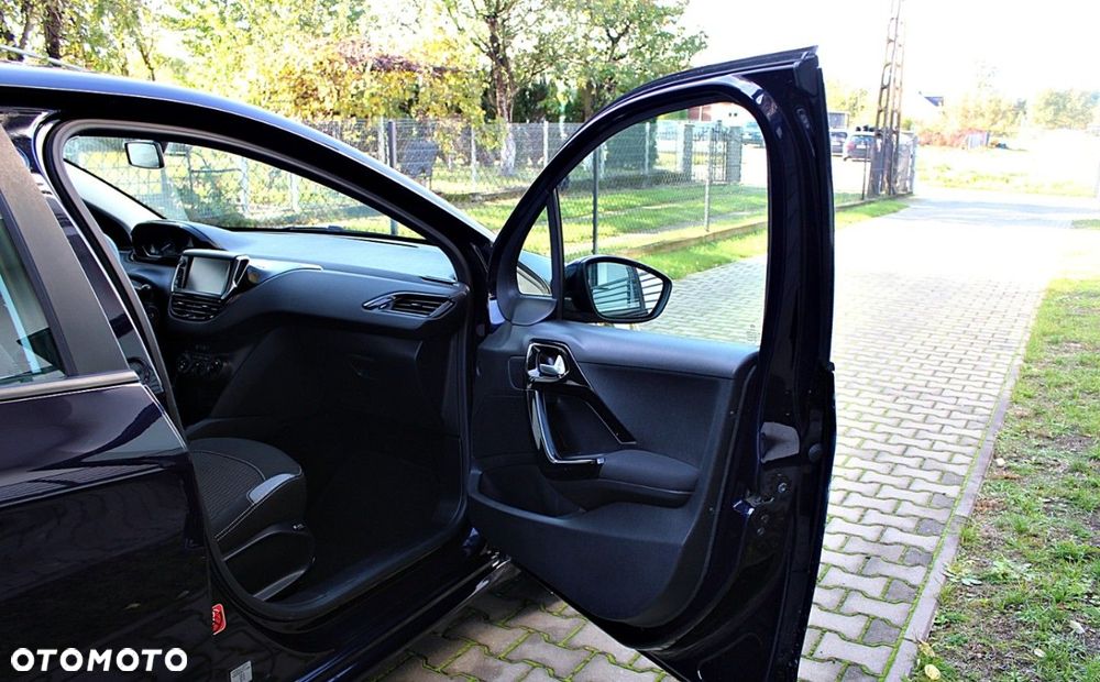 Peugeot 208 - 15