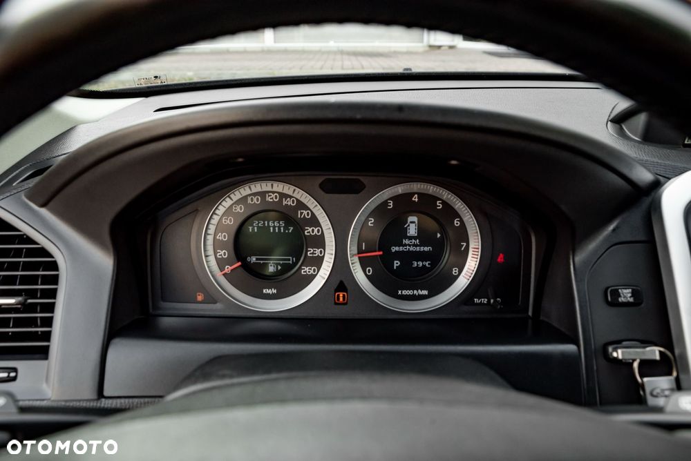 Volvo XC 60 T6 AWD Momentum - 24