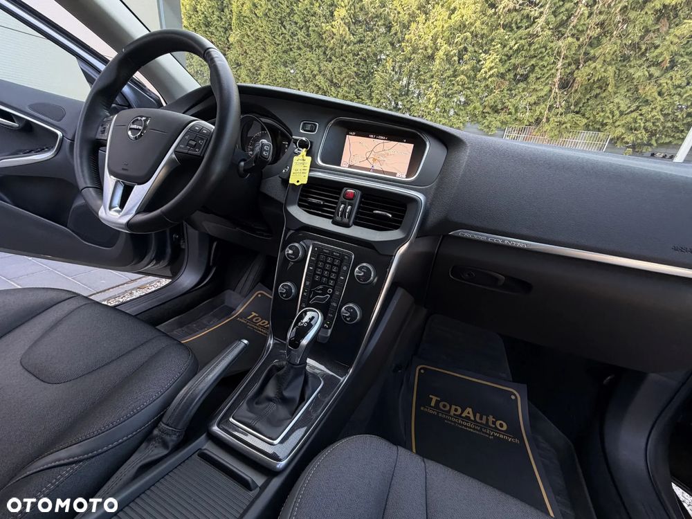 Volvo V40 Cross Country D2 Geartronic Momentum - 17