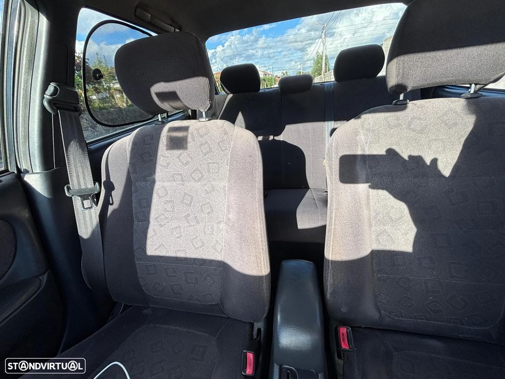Toyota Corolla 1.4 VVT-i Sol - 19