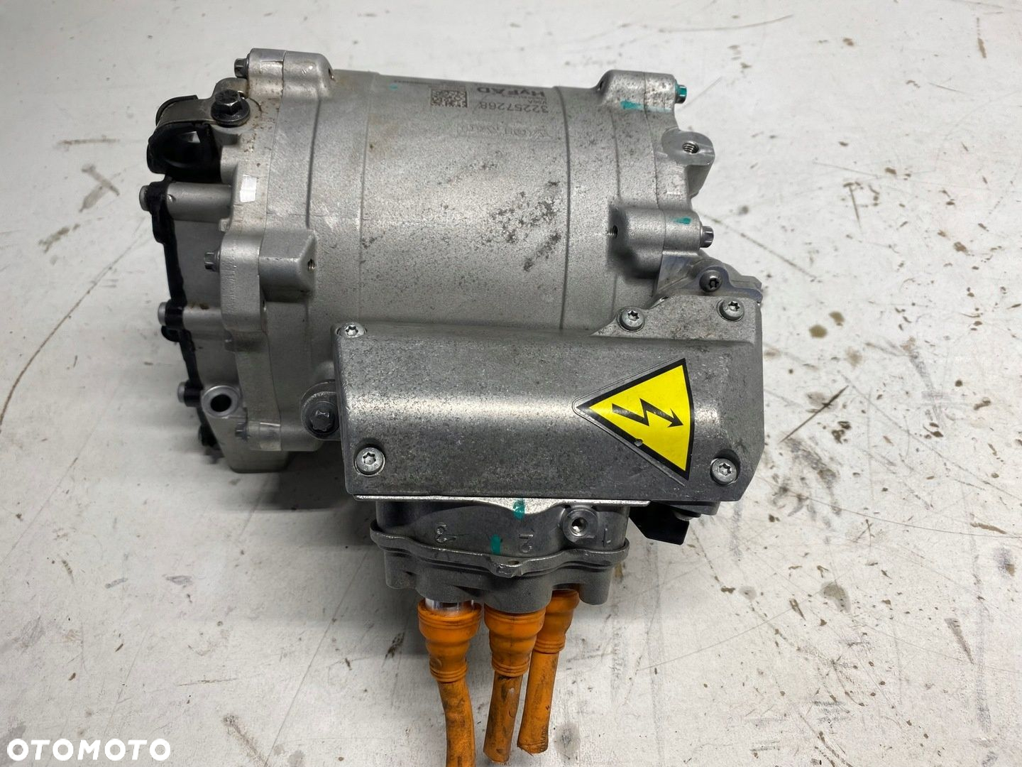 SILNIK ELEKTRYCZNY VOLVO XC40 1.5 HYB T3 32257268 - 3