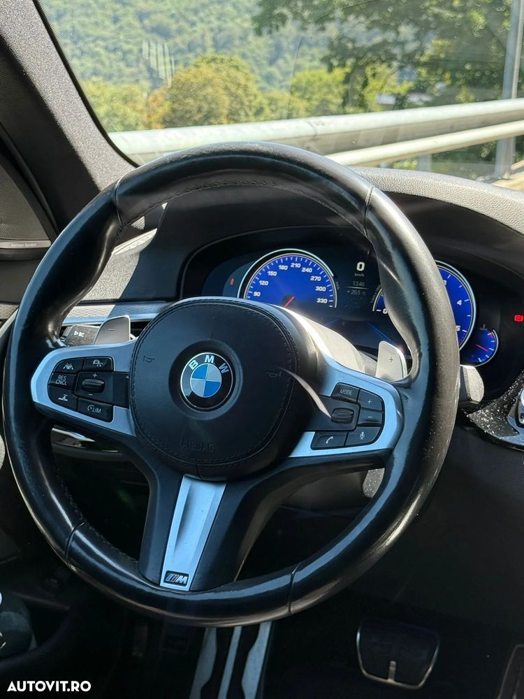 BMW Seria 5 530d xDrive AT - 25