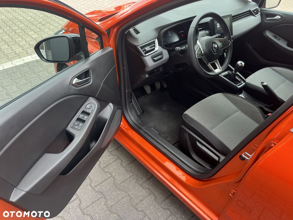Renault Clio - 10