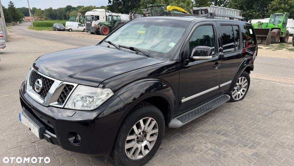 Nissan Pathfinder - 1