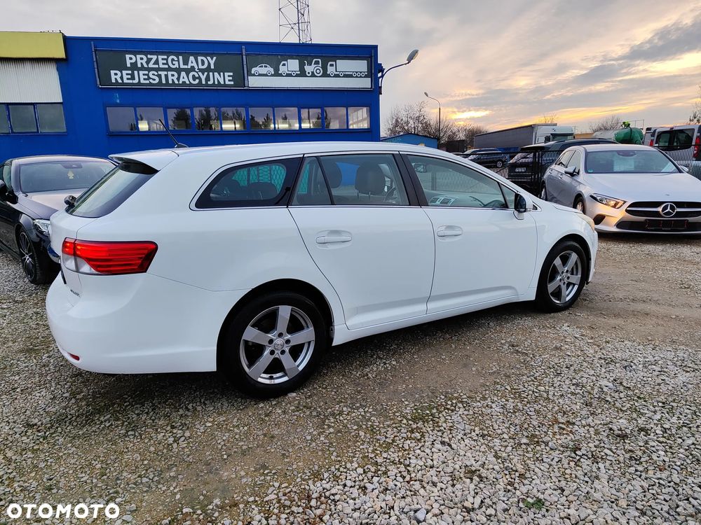 Toyota Avensis 2.2 D-4D Business Edition - 8